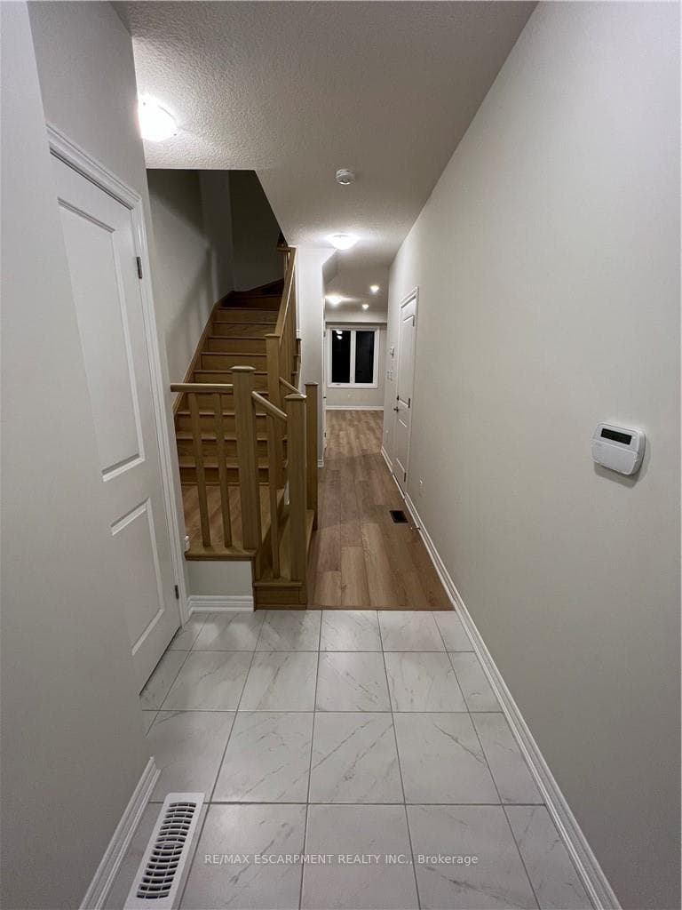 5 Genoa Drive photo 4