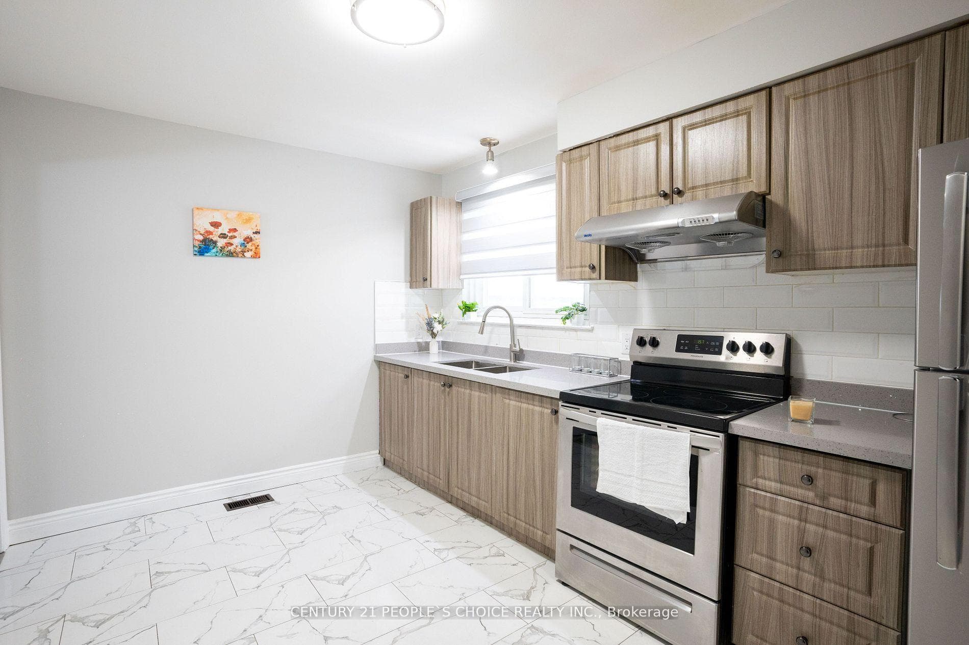 5 Ladore Drive photo 13