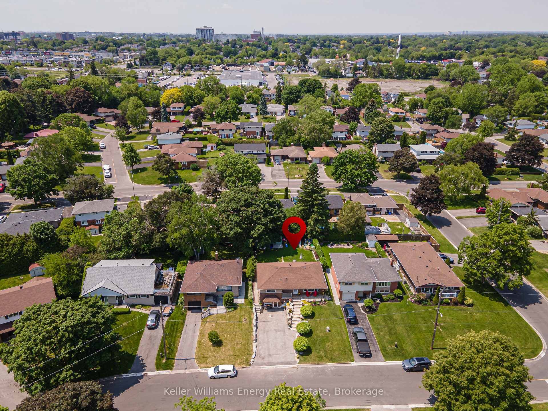 405 Bernhard Crescent photo 41