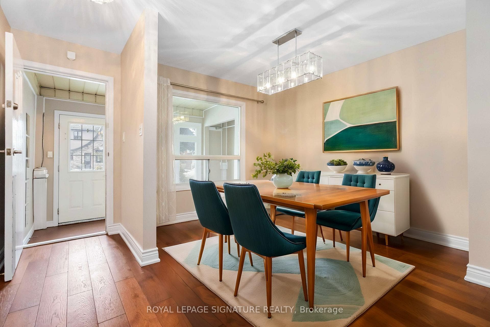 Staged Dining