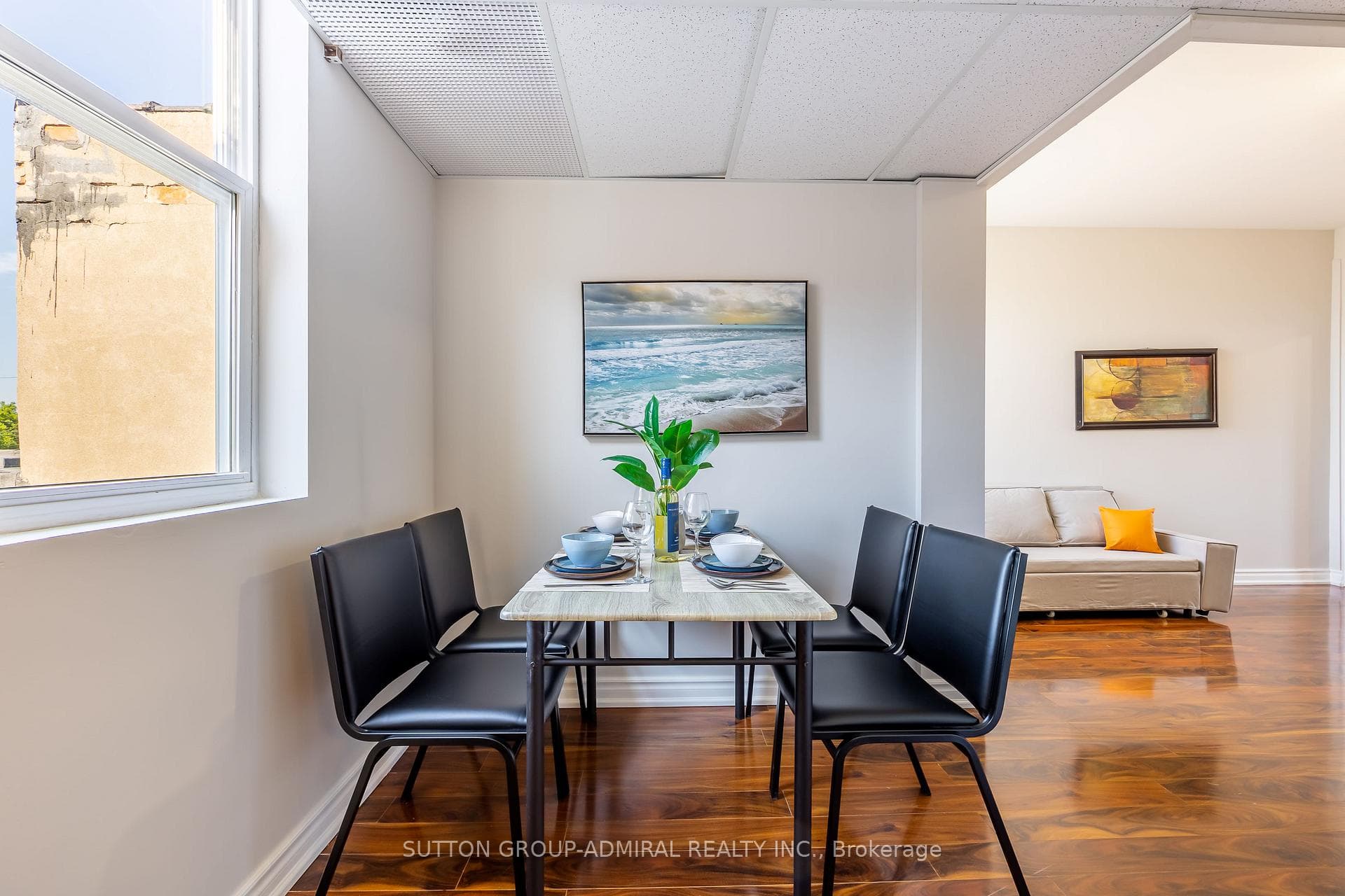 4497 Queen Street photo 8