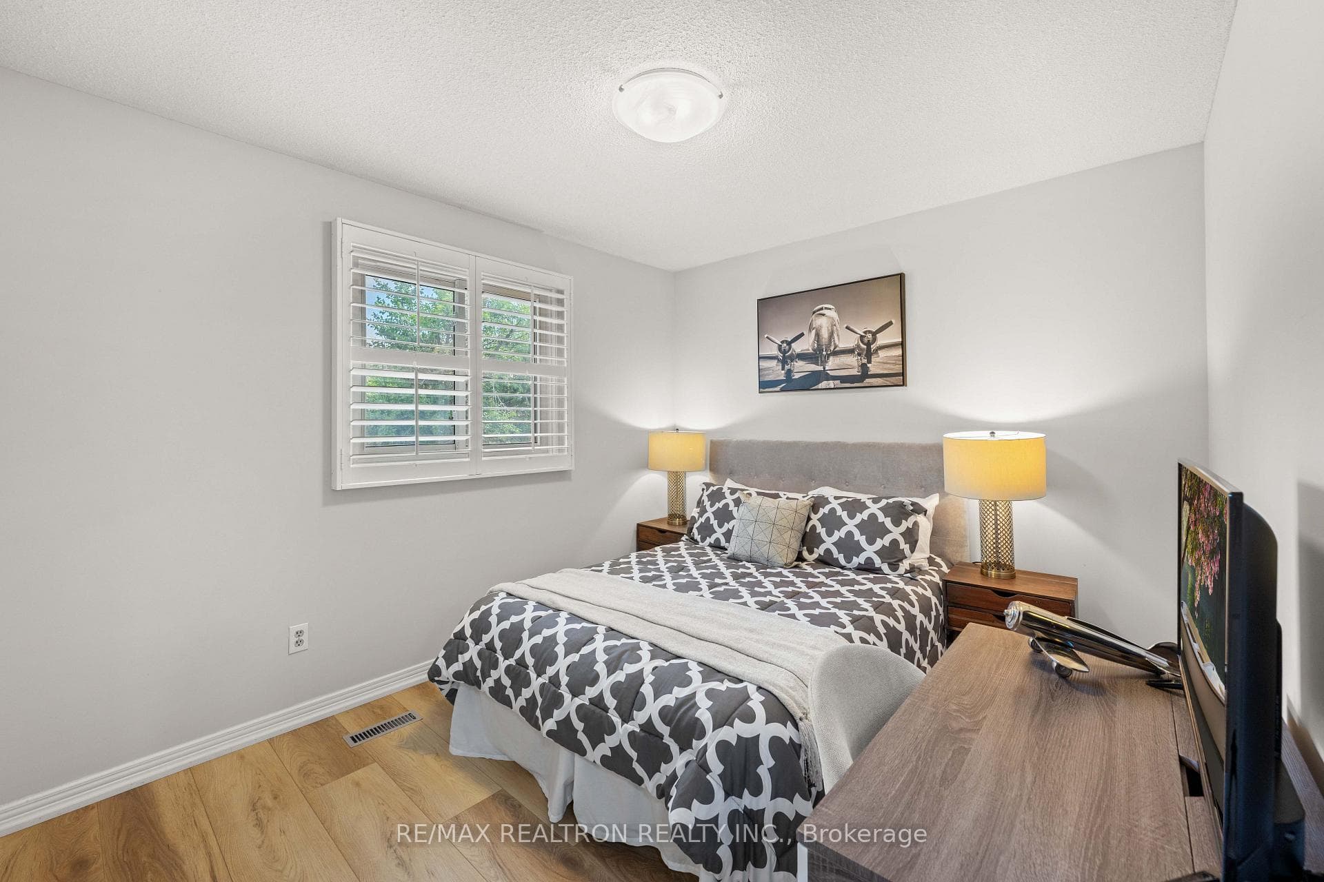 143 Spring Gate Boulevard photo 36