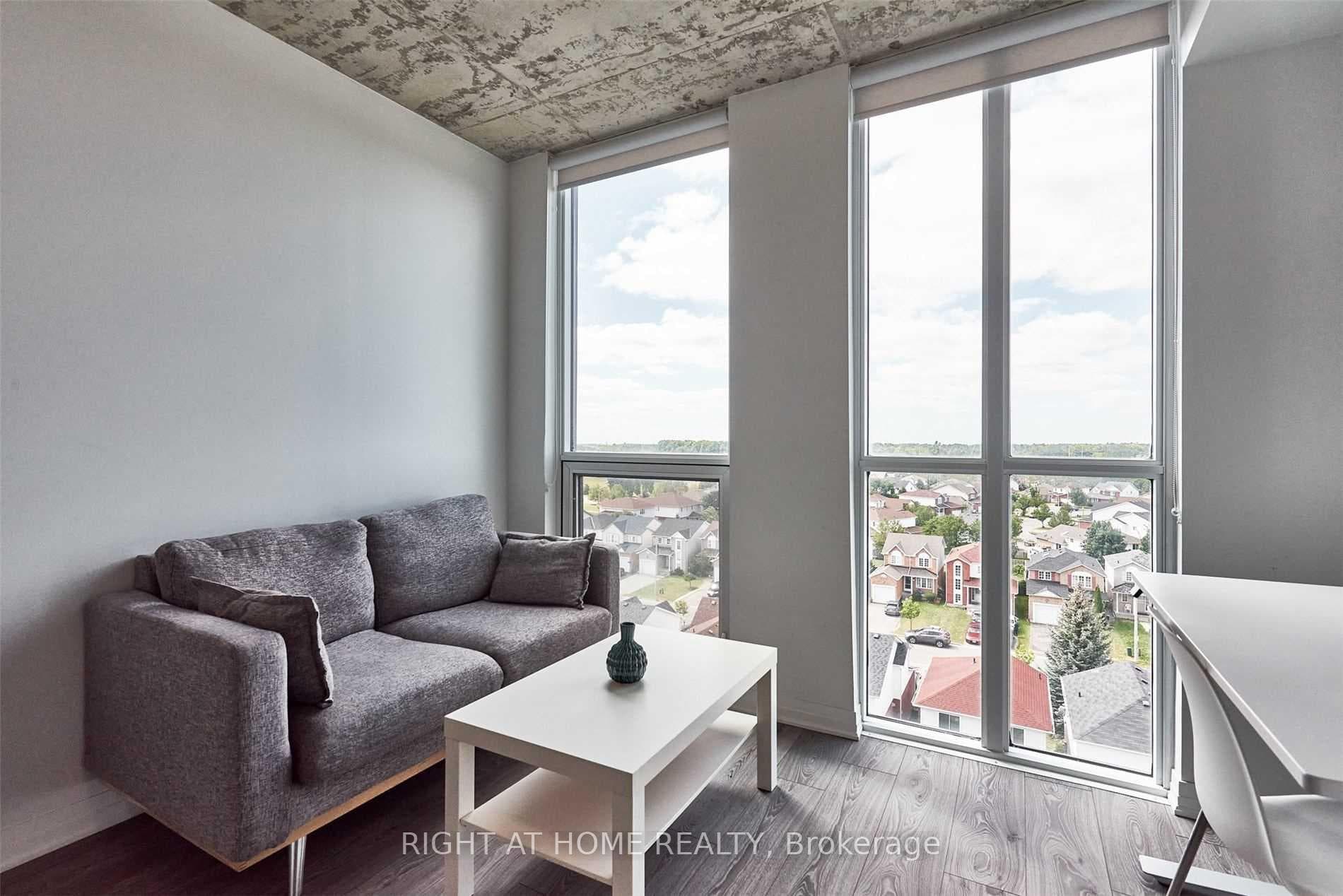 1900 Simcoe Street Unit 711 photo 2