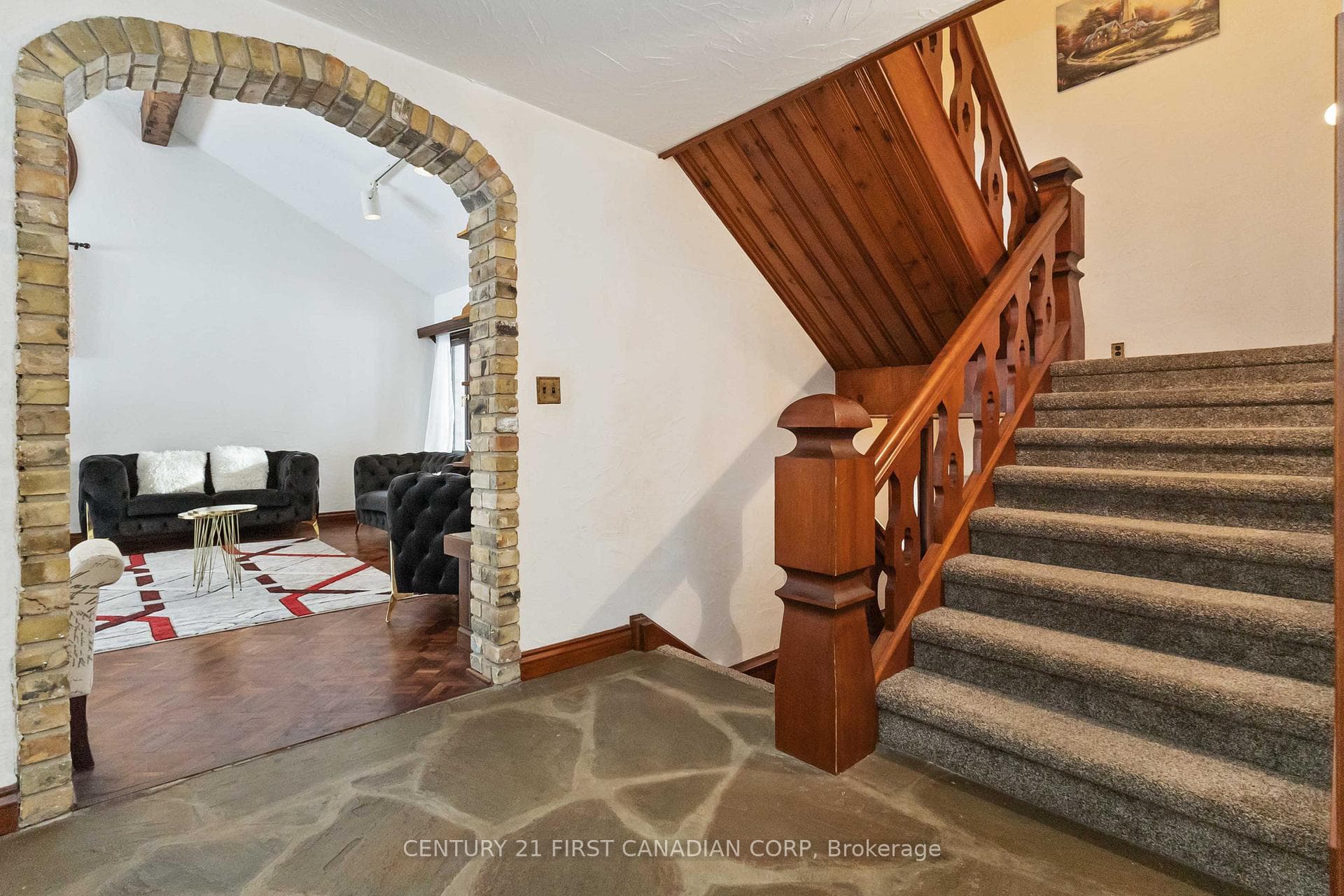 239 Woodworth Crescent photo 9