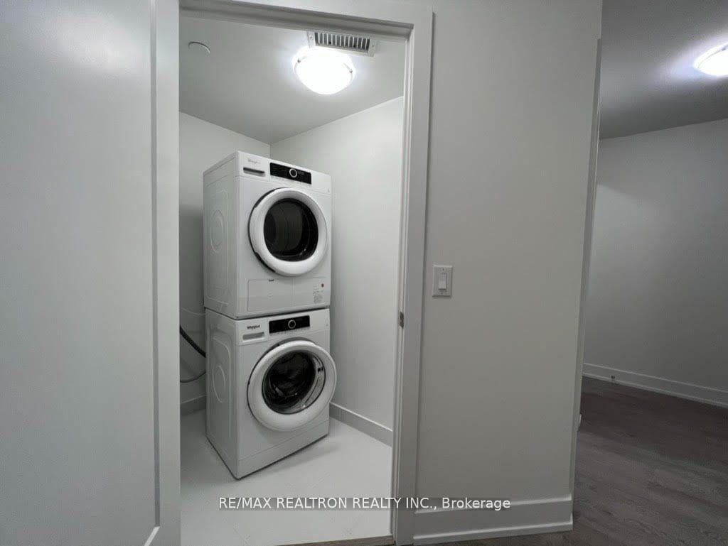 5 Mabelle Avenue Unit 929 photo 8