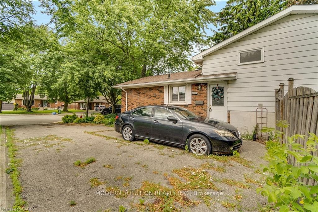 108 Fassett Court photo 5