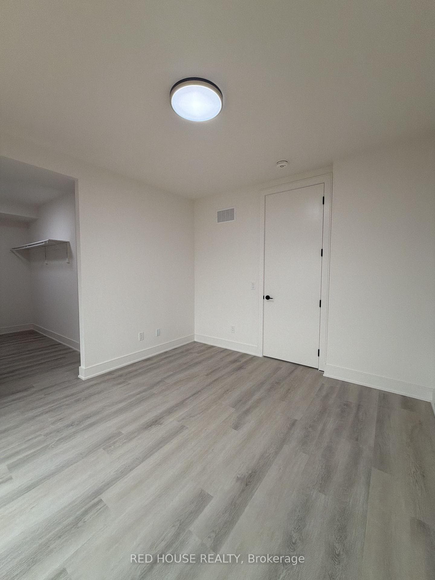 153 Everett Common photo 17