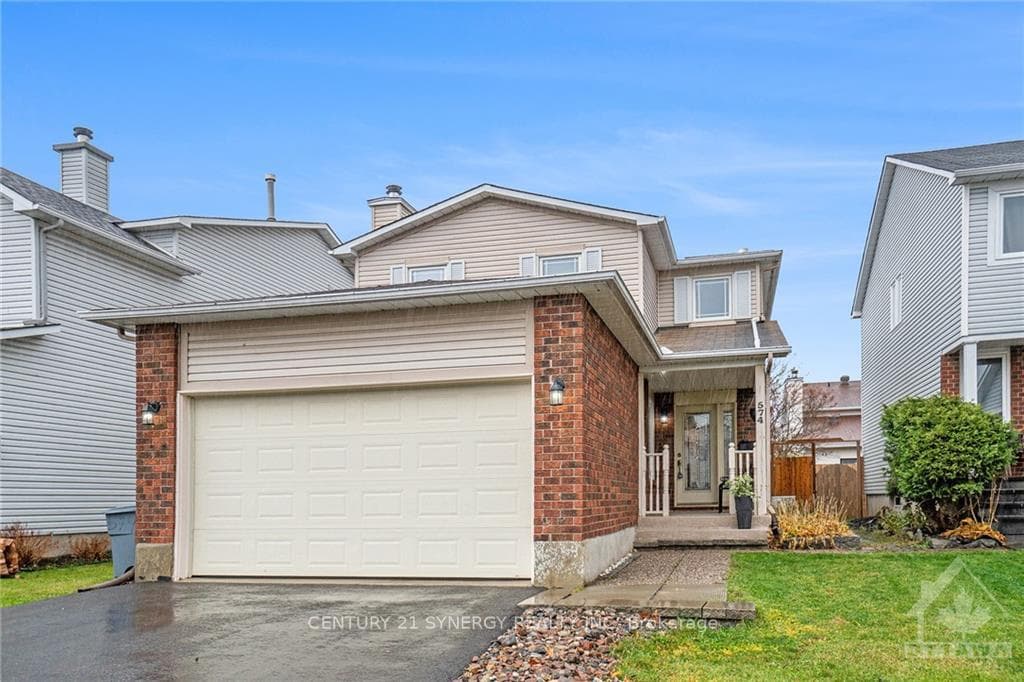 574 POCONO Crescent photo 2