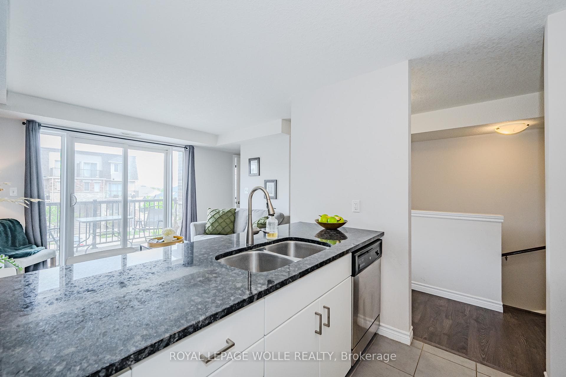 235 Rachel Crescent Unit E photo 8