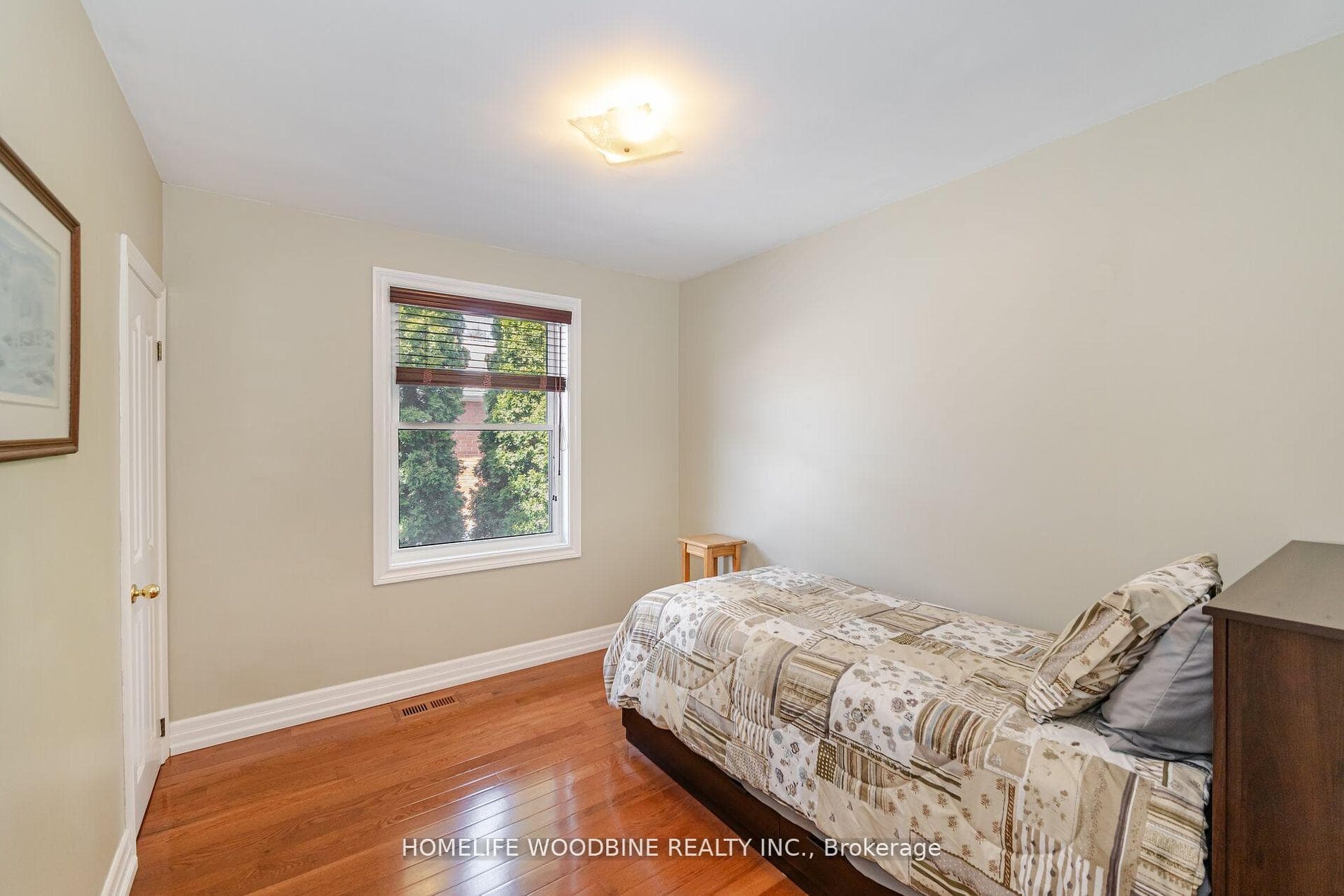 1342 Lewisham Drive photo 13