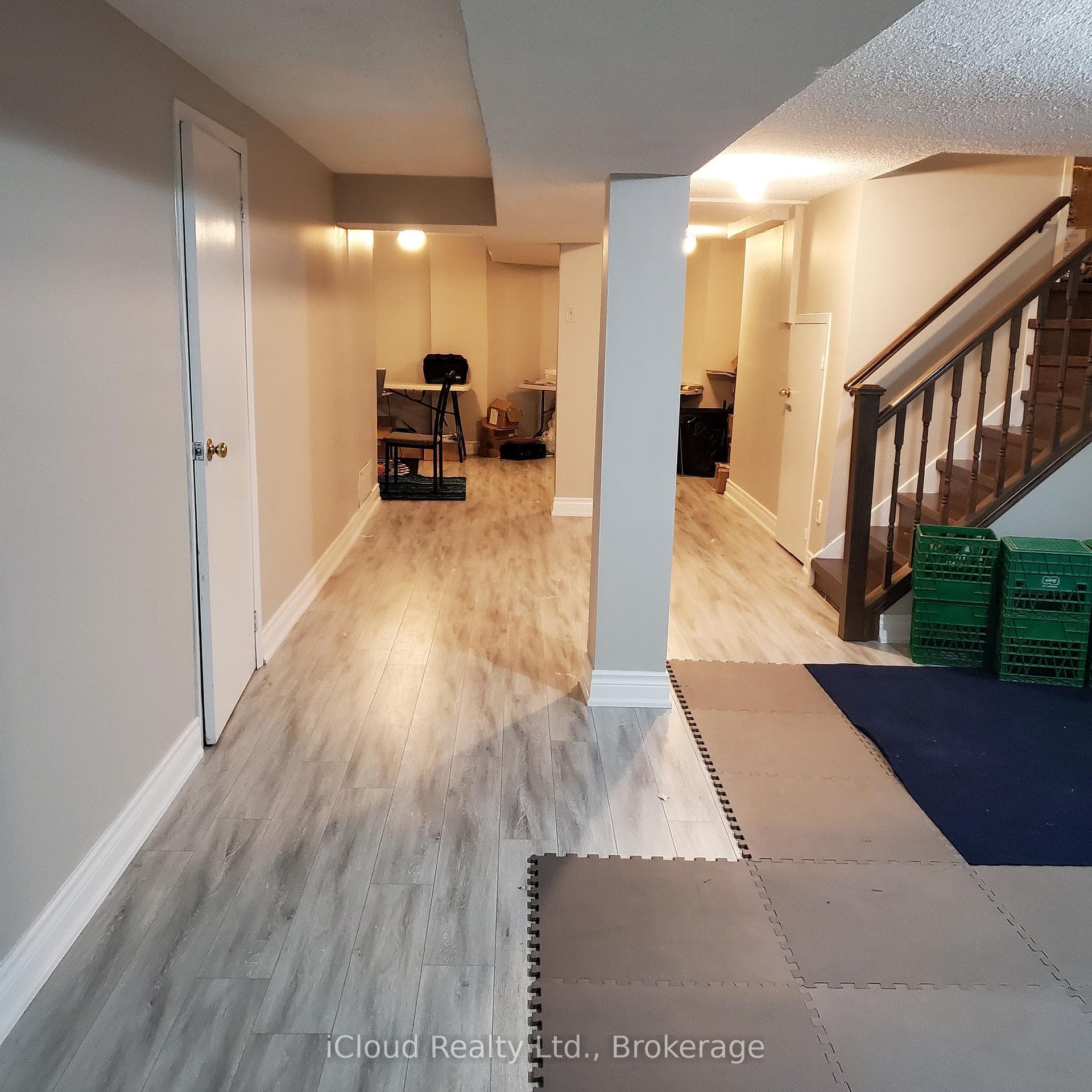 2776 Lindholm Crescent photo 21