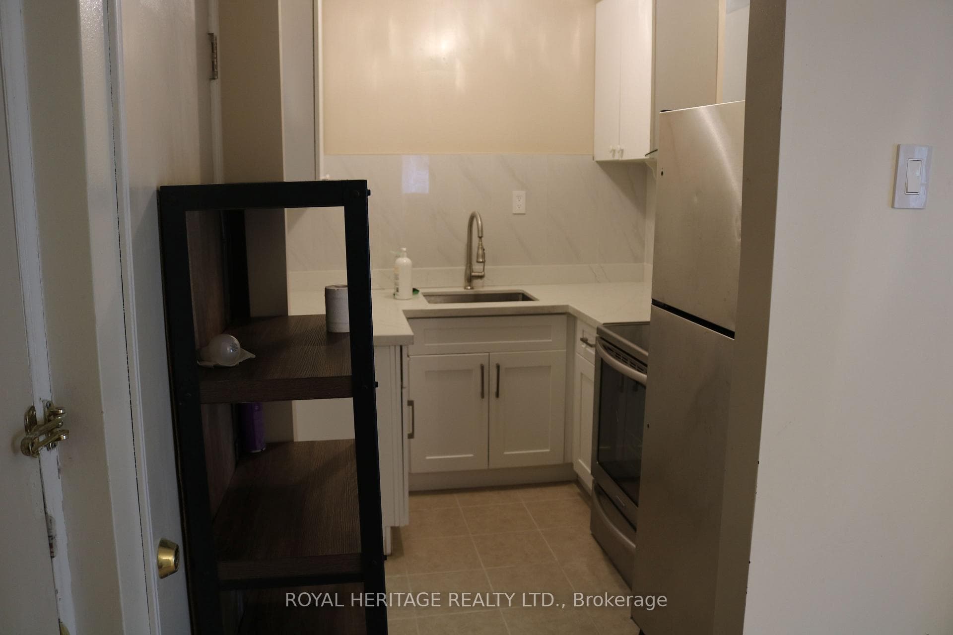 58 Bedle Avenue photo 4