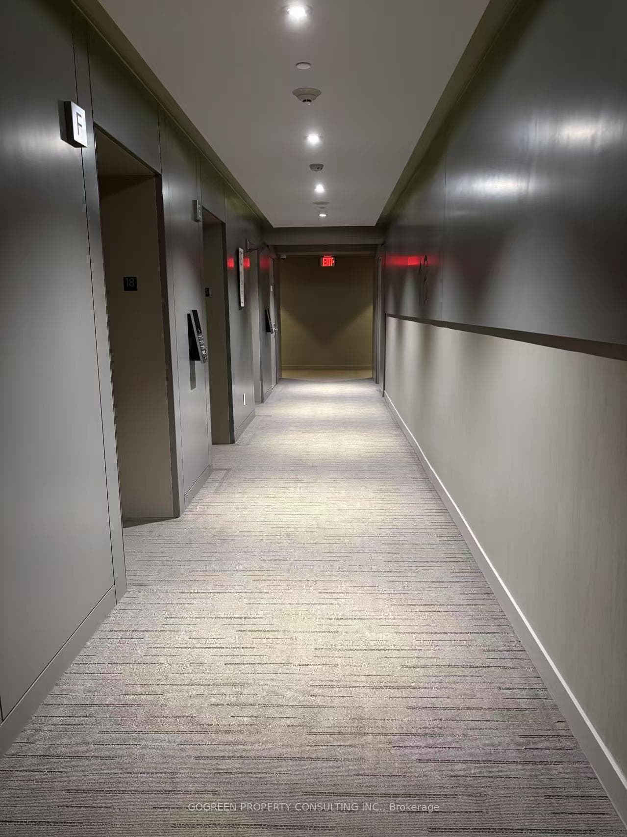 1 Bloor Street Unit 1807 photo 2