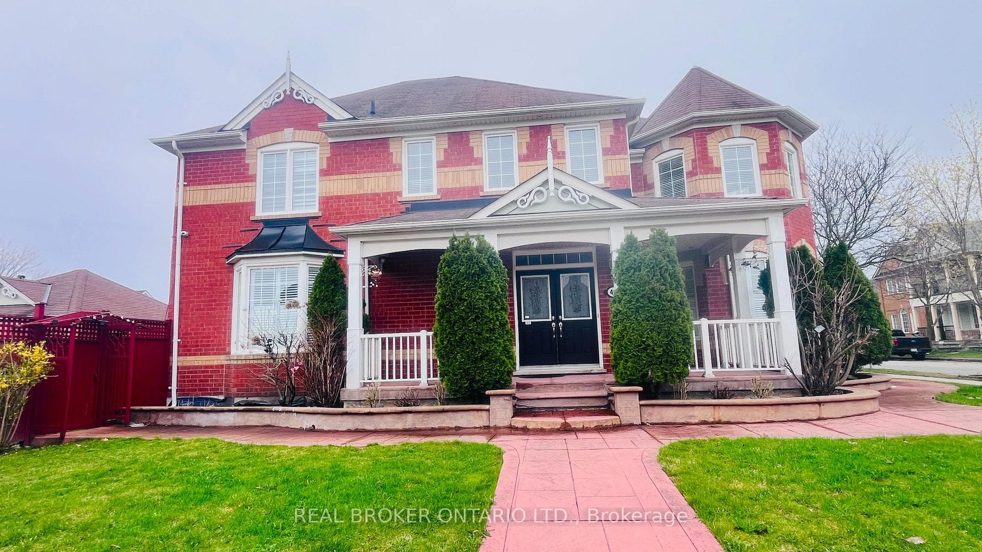 FRONT OF THE HOUSE