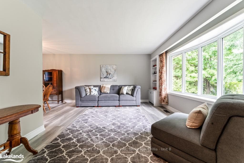 56 GOLDIE Drive photo 5