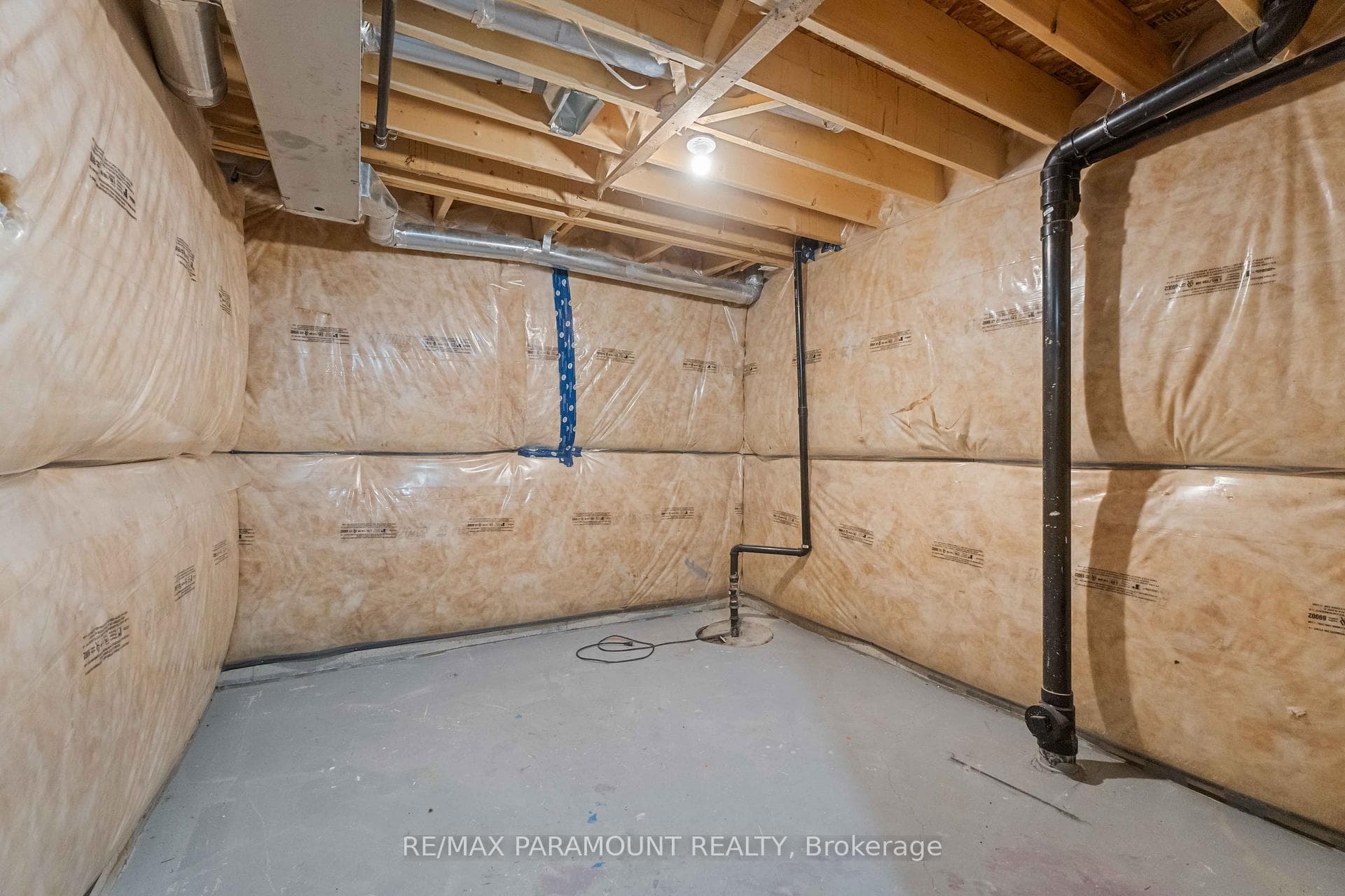 20 Vaughn Drive photo 31