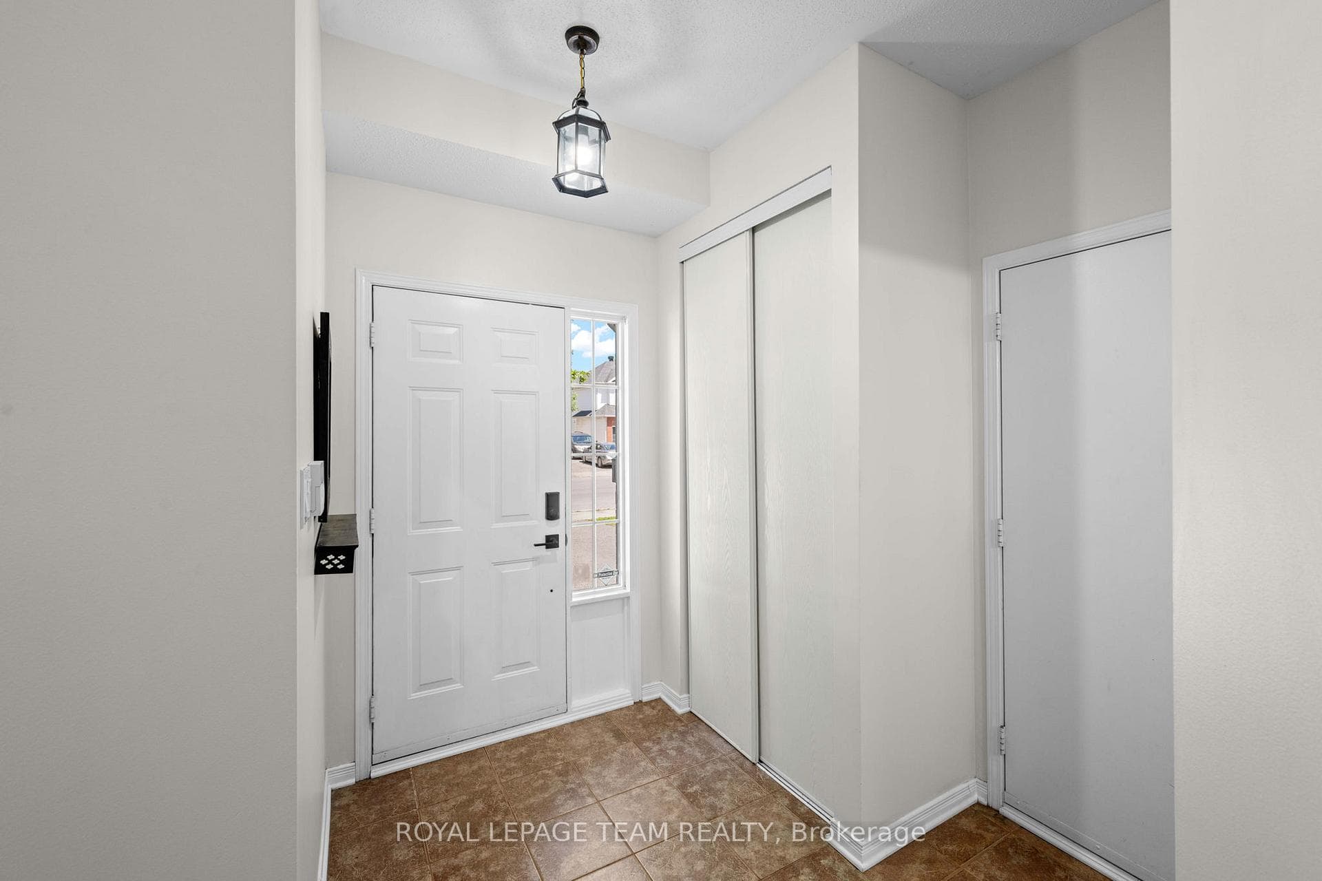 73 Deerfox Drive photo 3