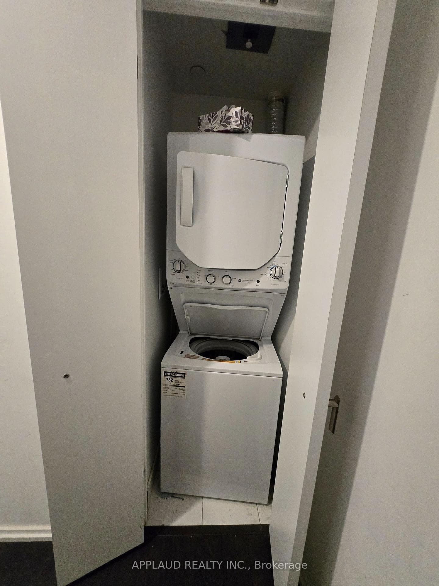 197 Yonge Street Unit 5002 photo 14