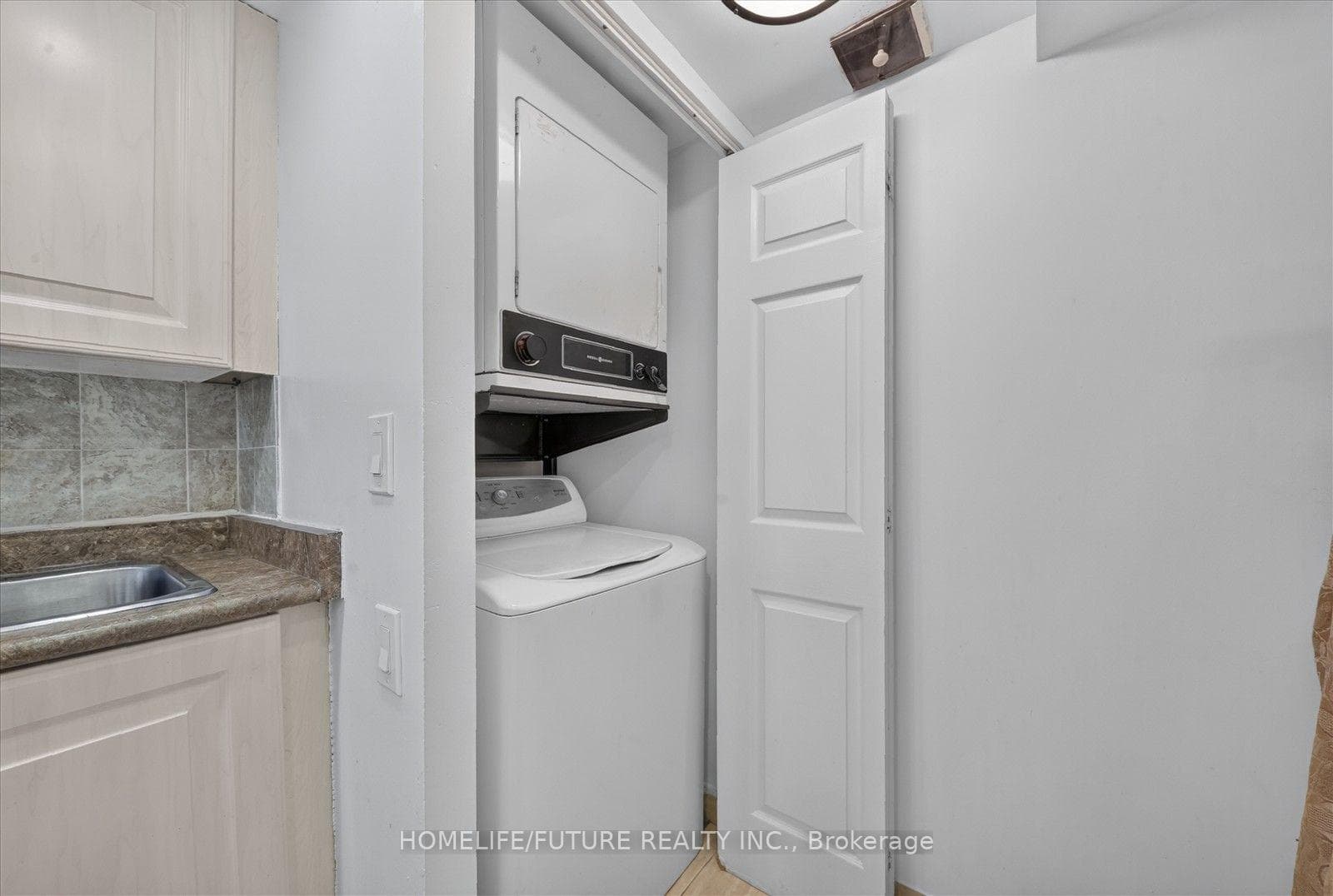 2460 Eglinton Avenue Unit 708 photo 16