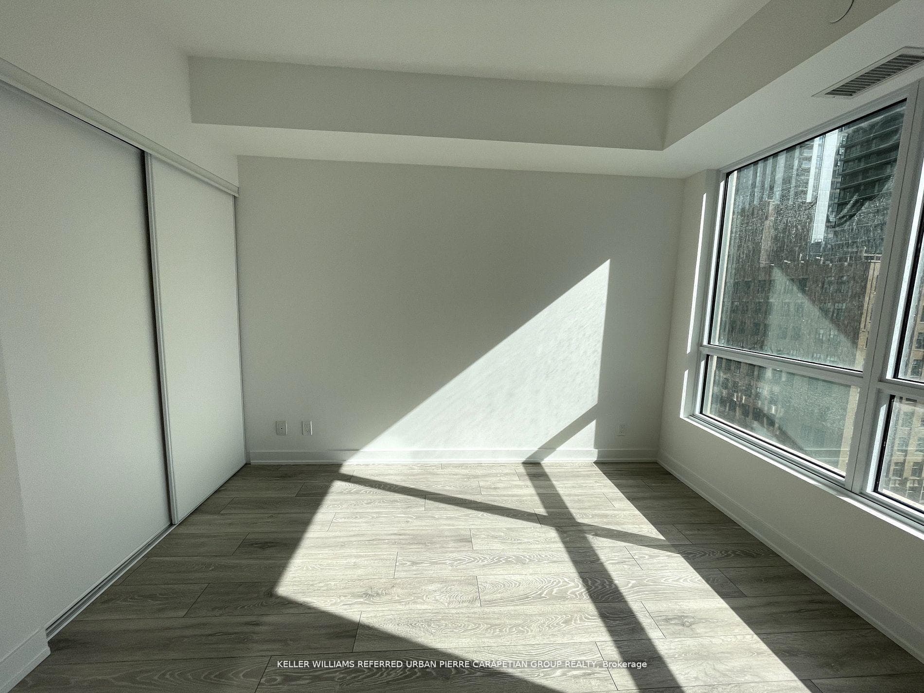 108 Peter Street Unit 1009 photo 6