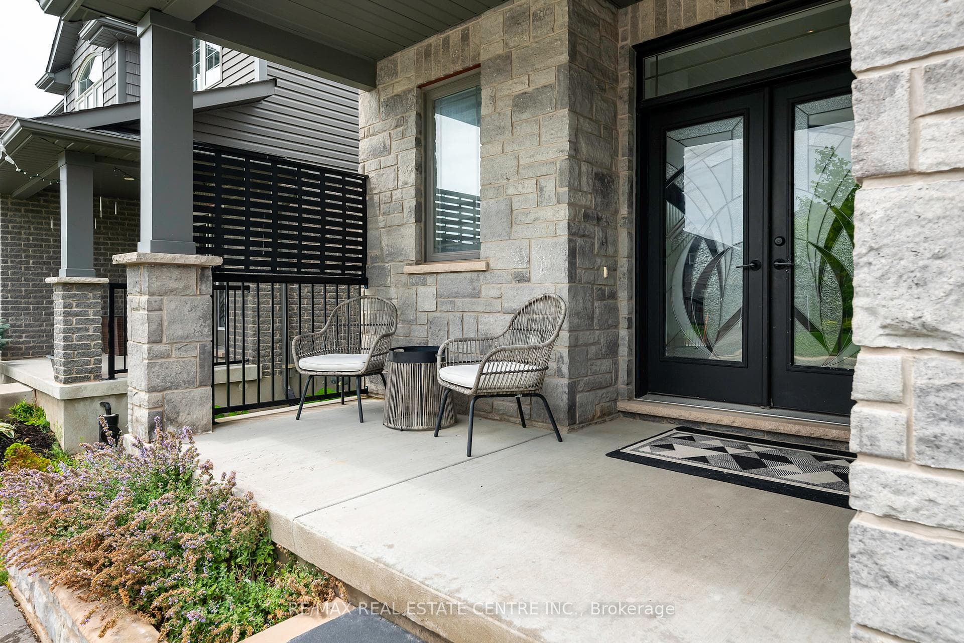 8 Stuckey Lane photo 4