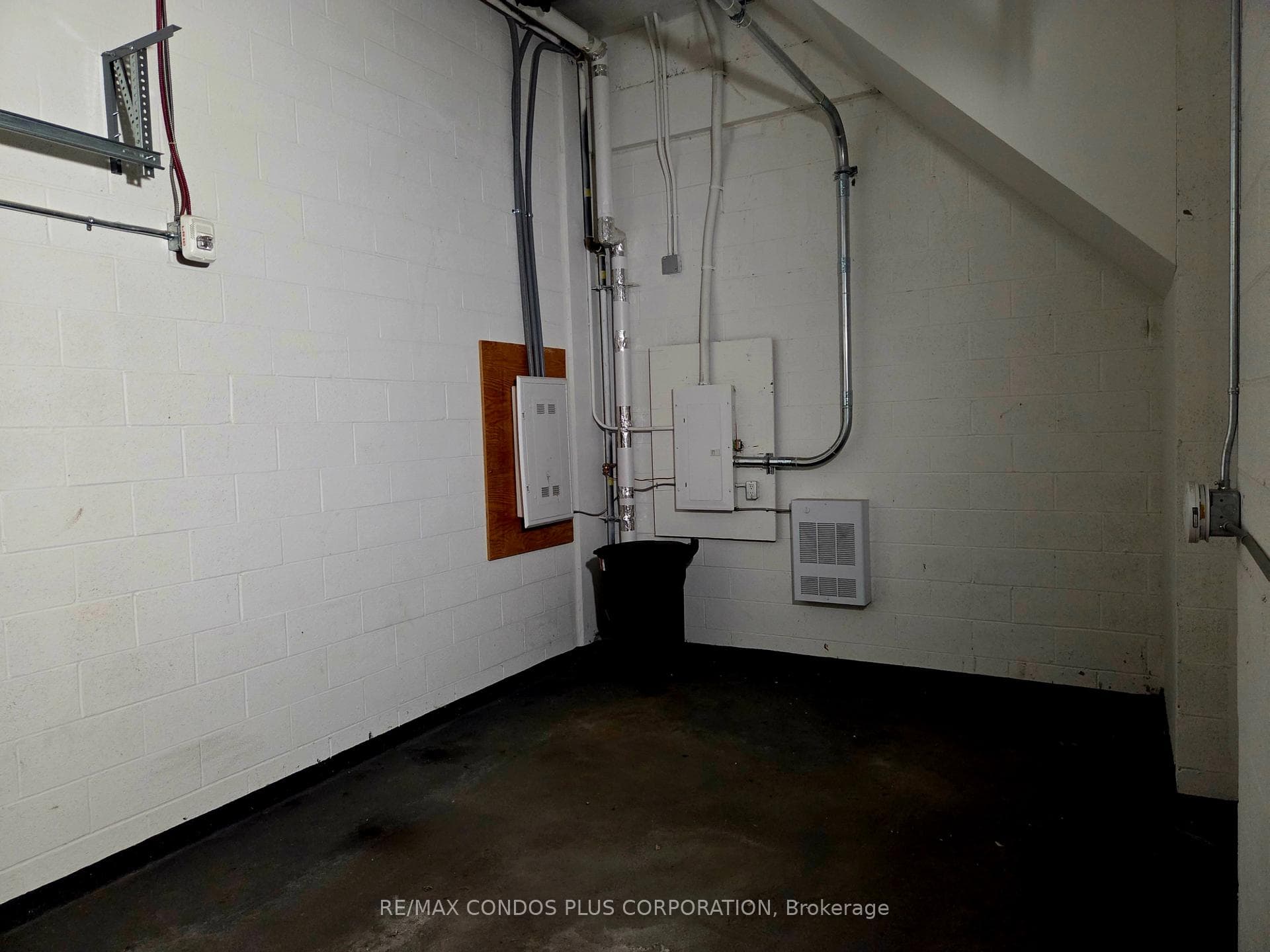 270 Davenport Road Unit 9 photo 36