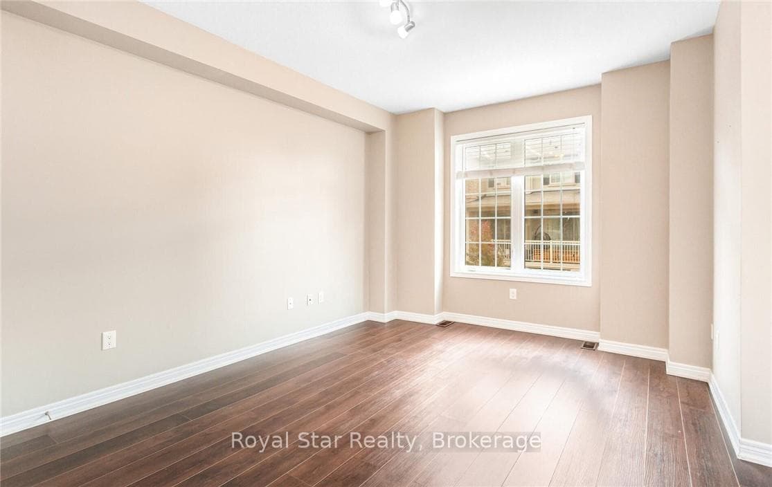 377 Cranbrook Common photo 16