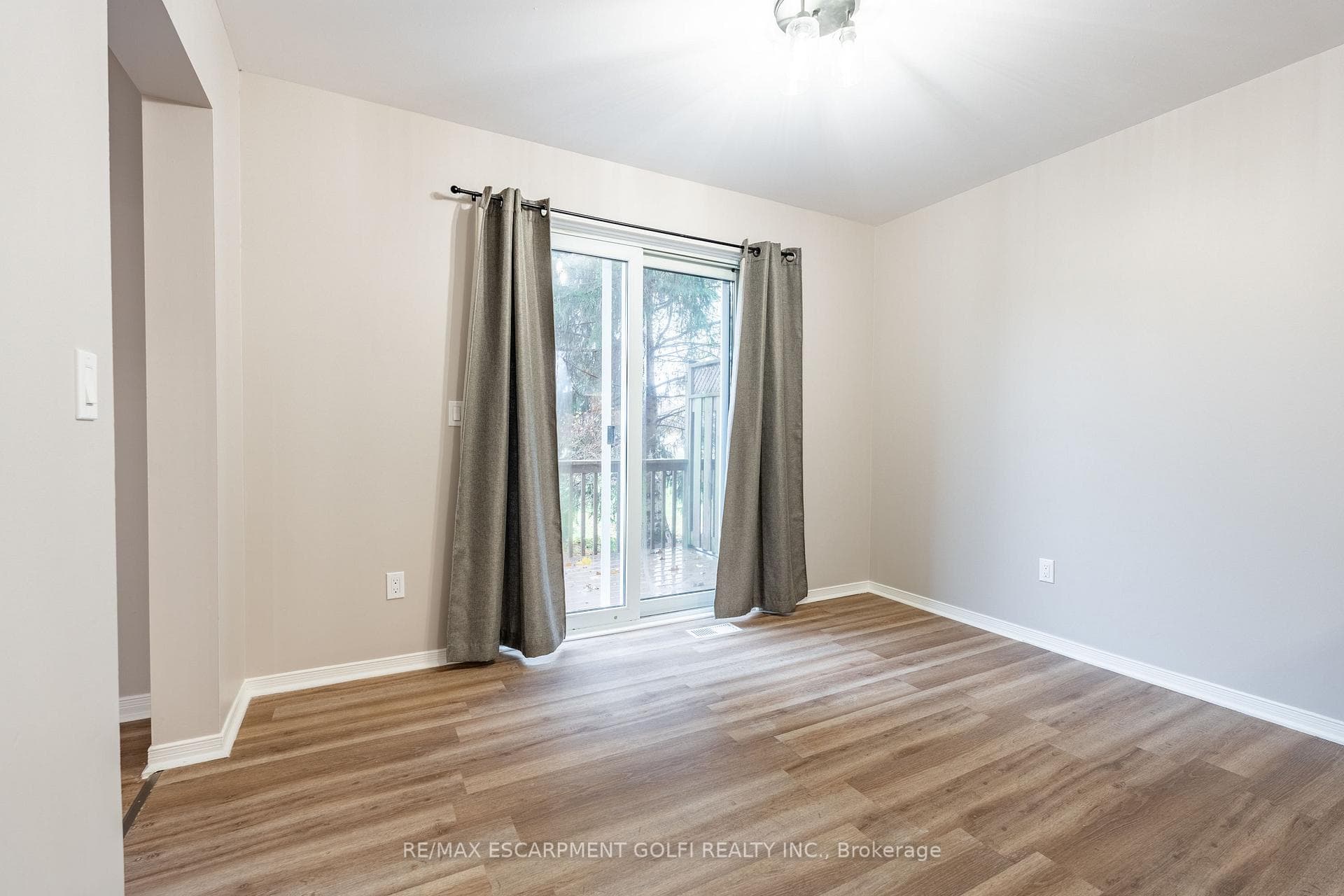 25 Meadowvale Drive Unit 1 photo 11