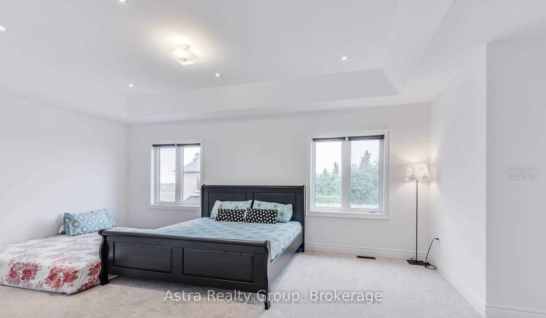 596 Mactier Drive photo 8