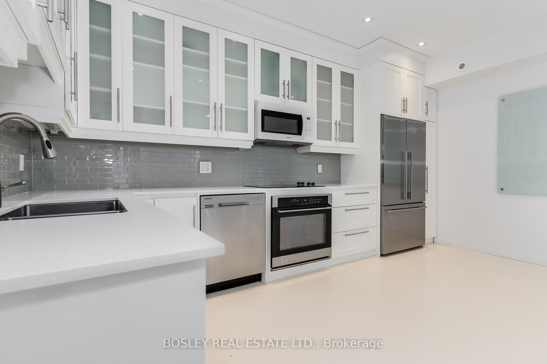 46 Stewart Street Unit 3 photo 8