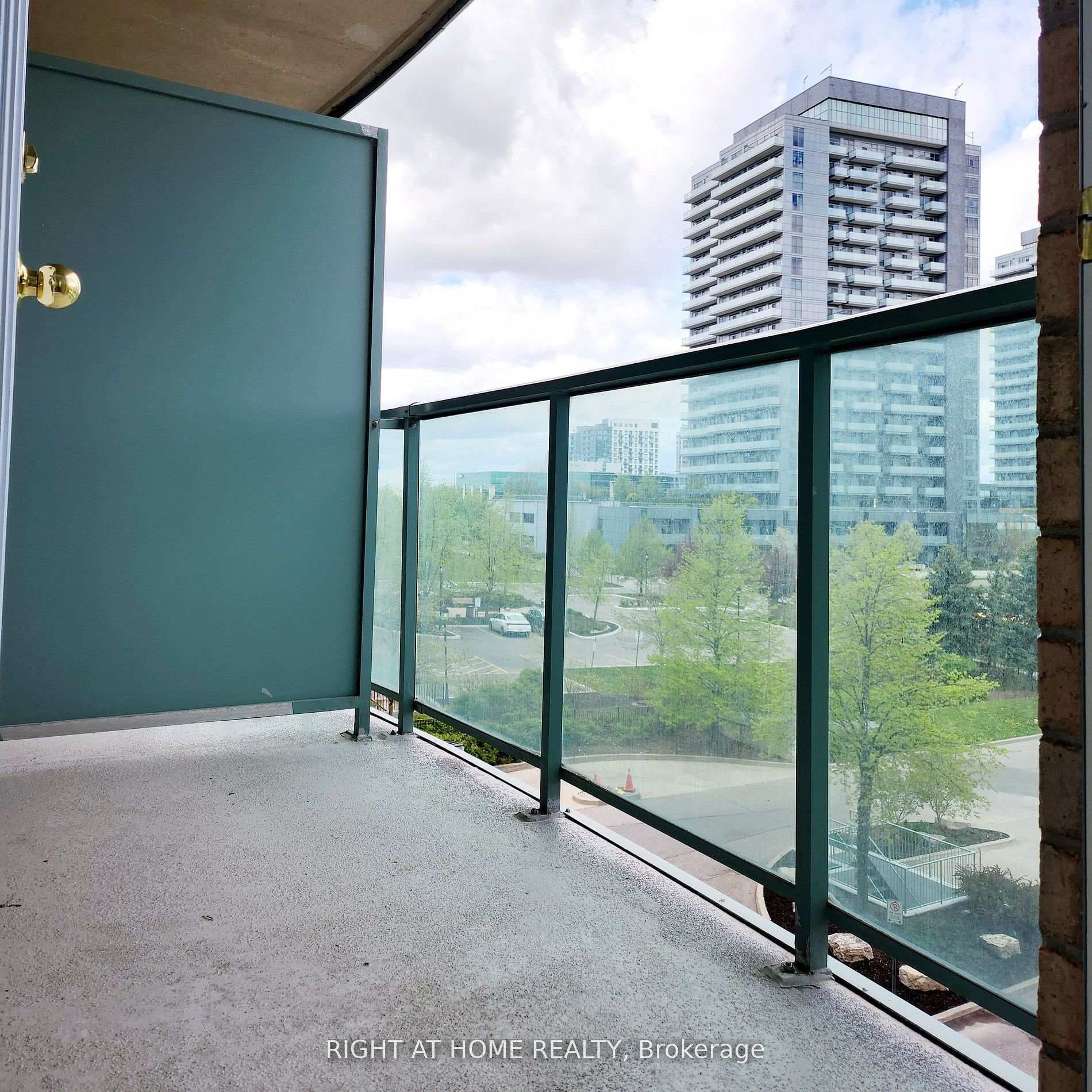 23 Oneida Crescent Unit 401 photo 7