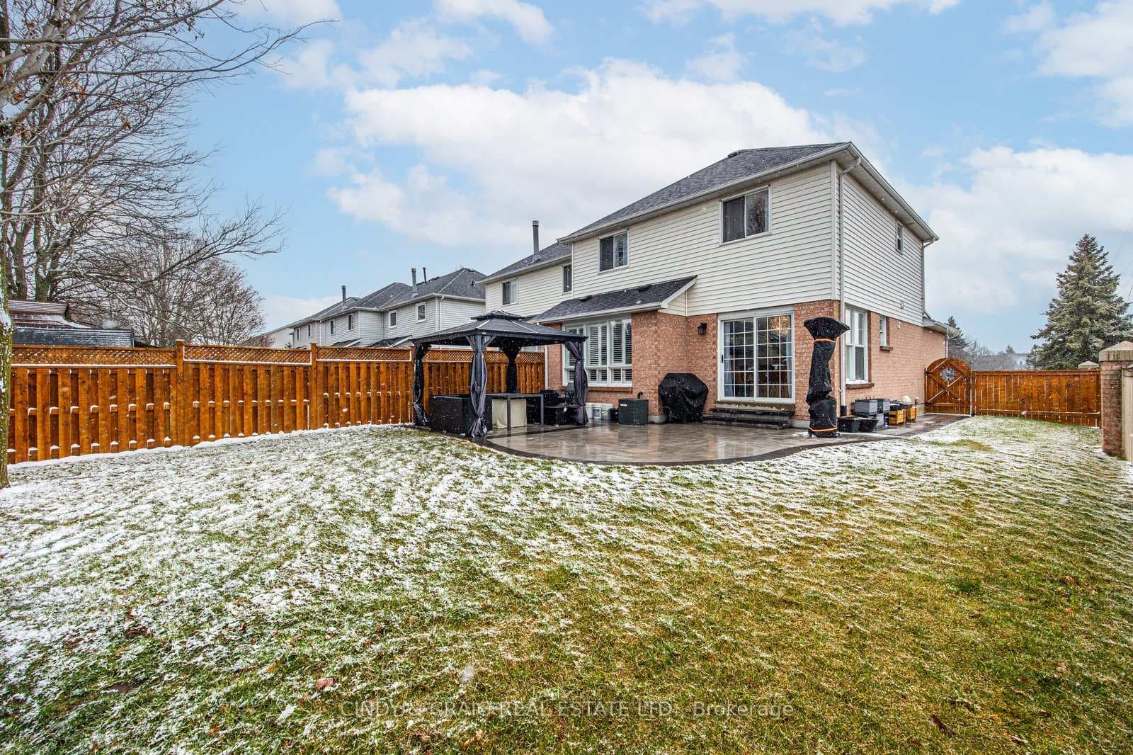 82 Brownstone Crescent photo 17