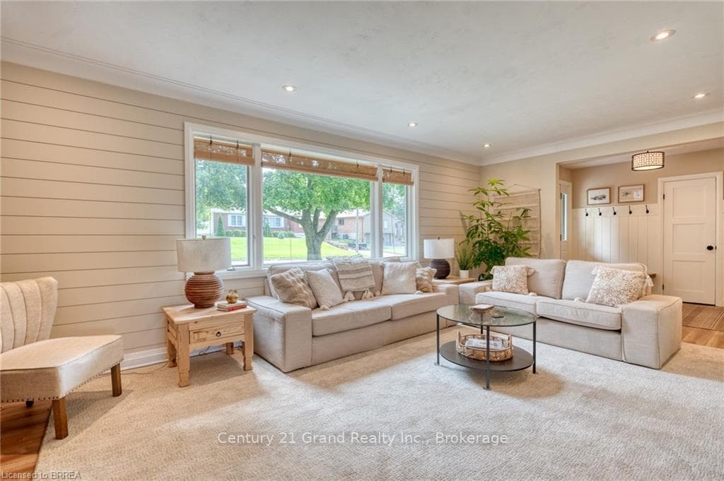 26 Simcoe Boulevard photo 11