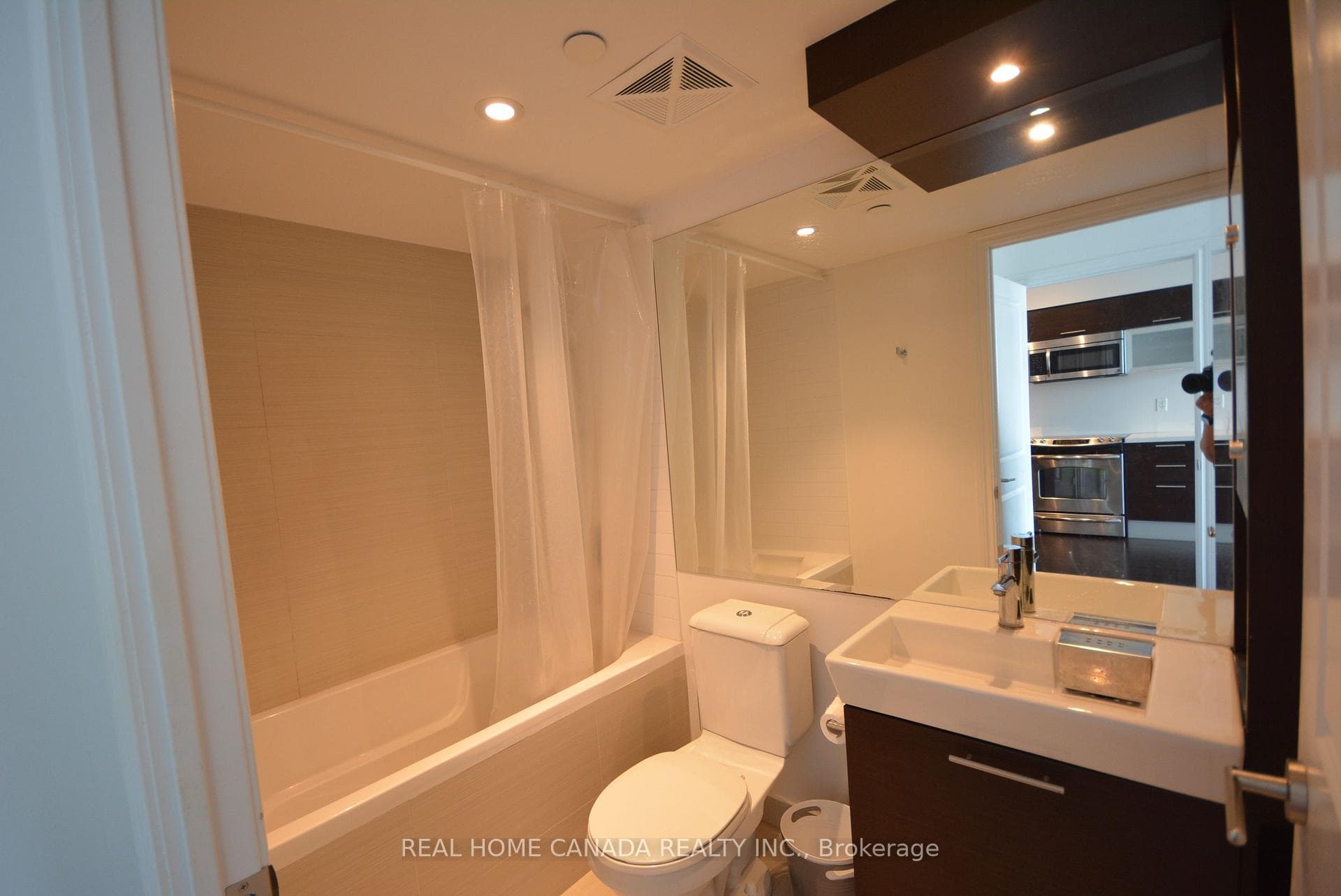 386 Yonge Street Unit 3503 photo 7