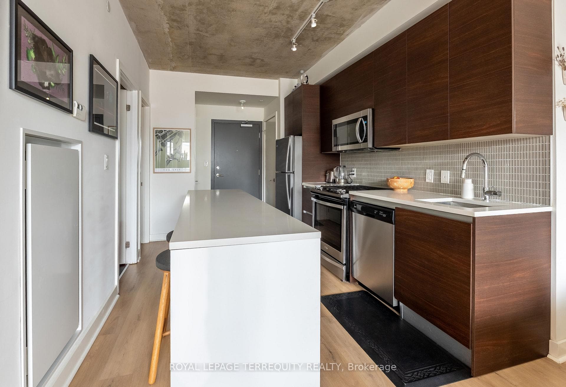 246 Logan Avenue Unit 316 photo 11