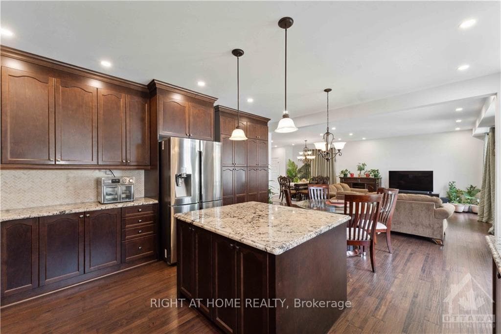 546 PEERLESS Street photo 9