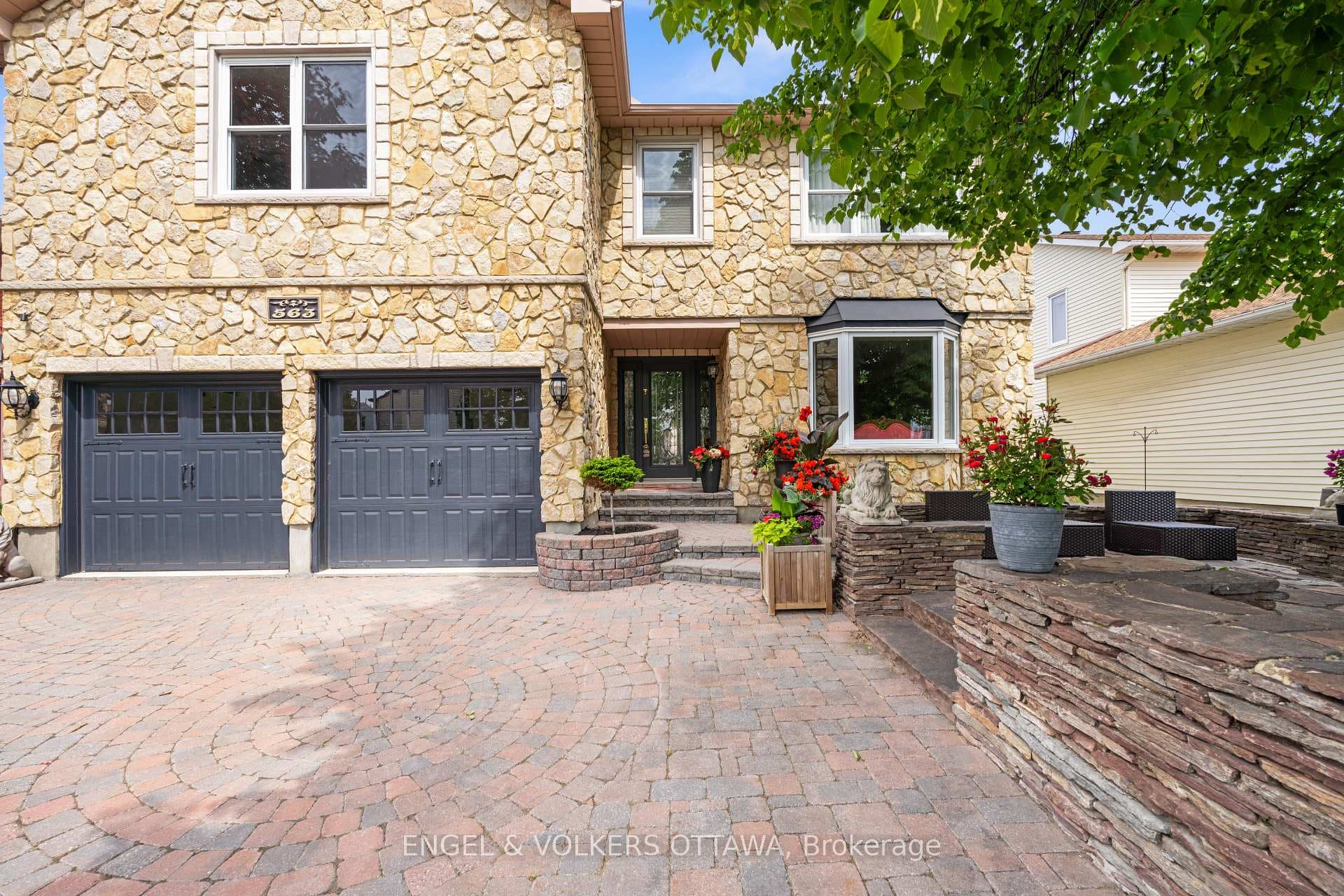 563 Merkley Drive photo 4
