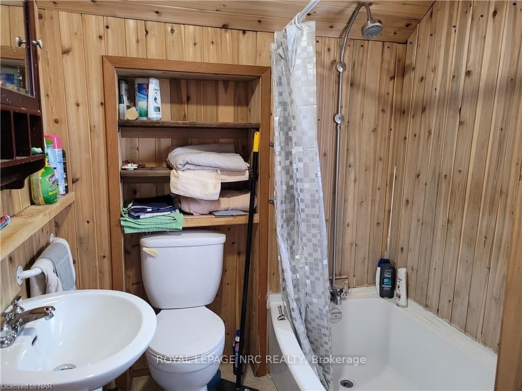 11 ALBINA Street photo 18