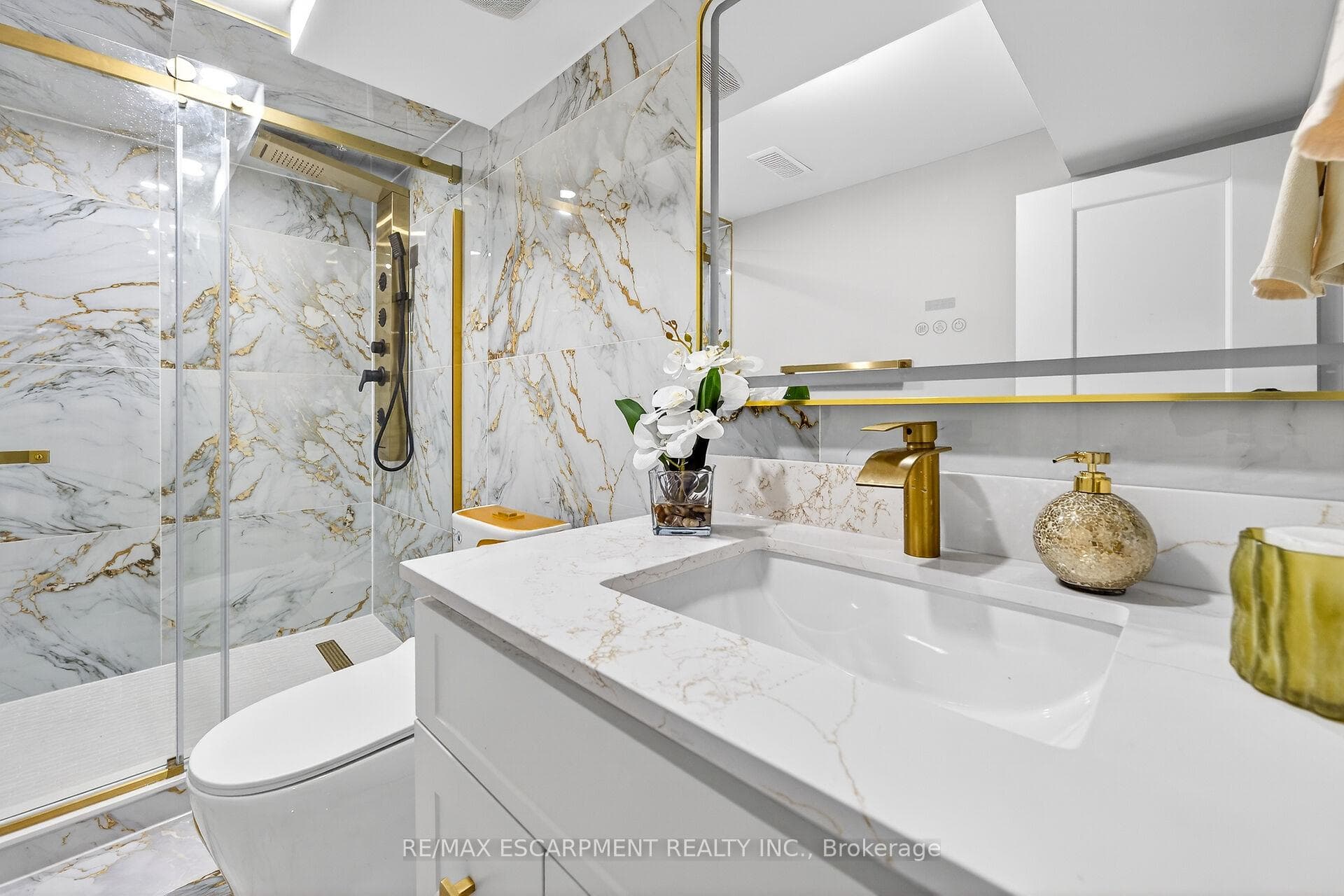 150 BRUCEDALE Avenue photo 34