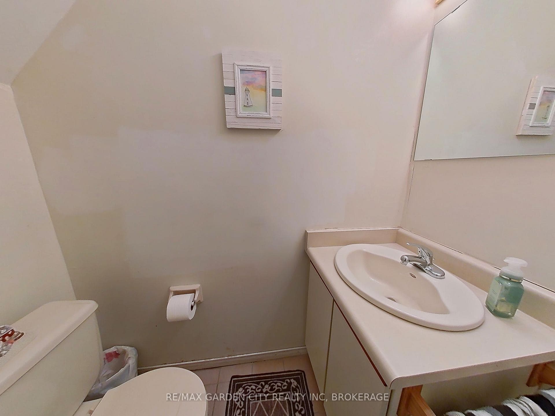 Main Floor 2pc Washroom