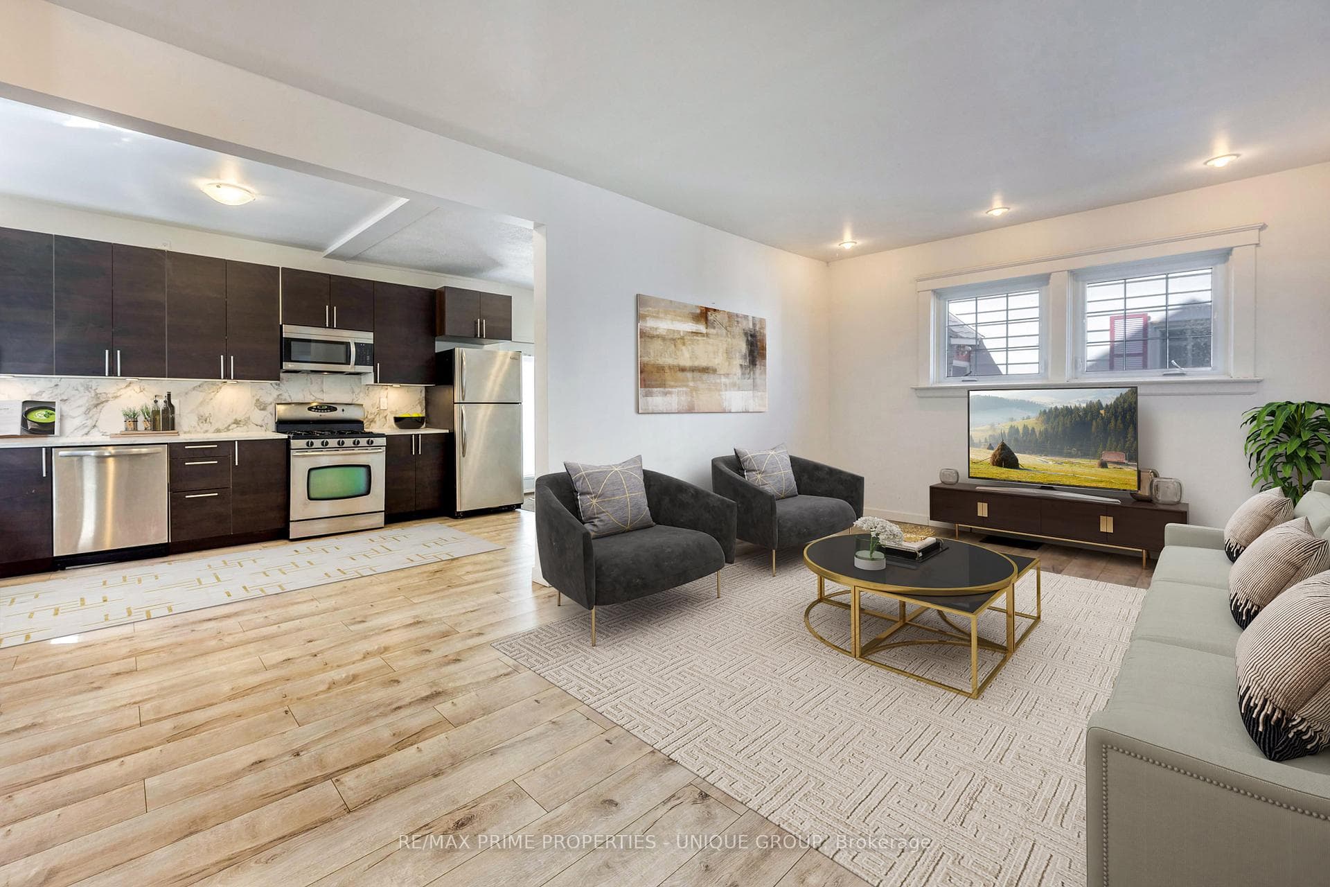385 Mitton Street photo 6