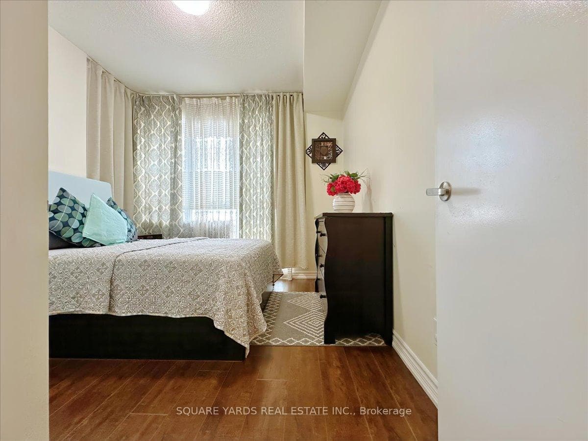 1328 Birchmount Road Unit 1810 photo 20