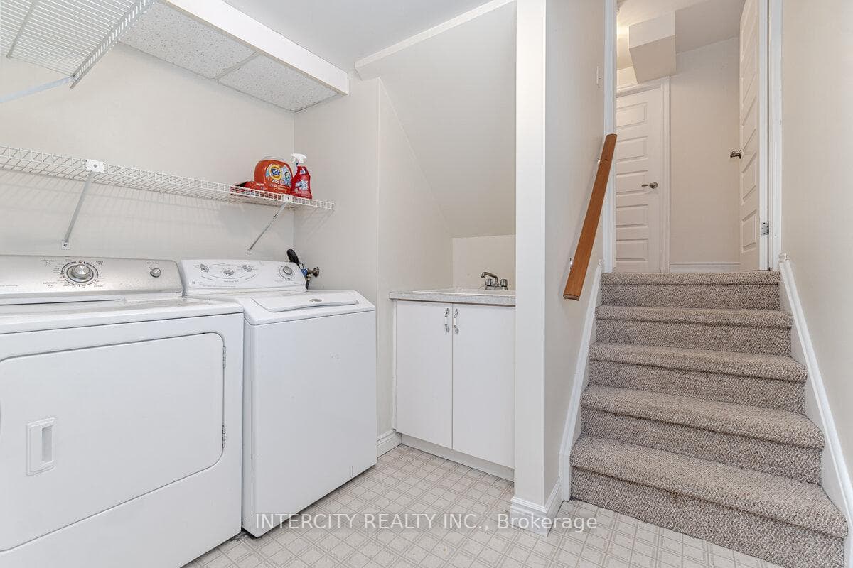 1184 Dowland Crescent photo 31