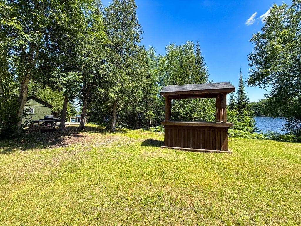 473 North Meadowcove Road photo 14