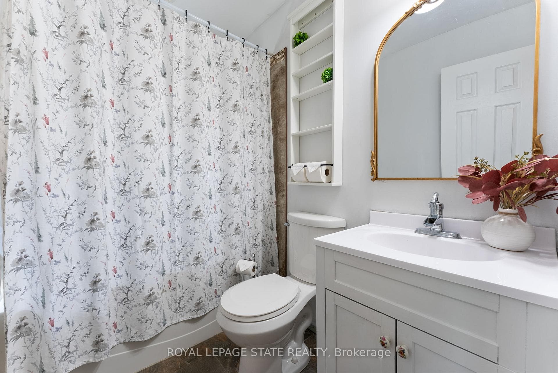 544 Mary Street photo 11