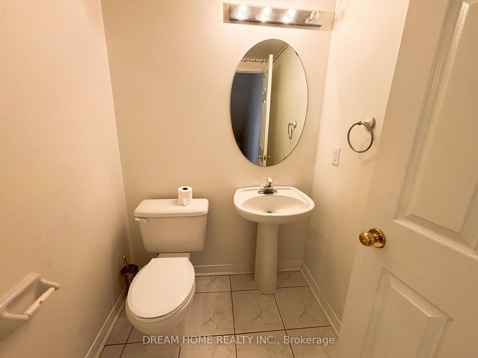 29 Rosebank Drive Unit 707 photo 5