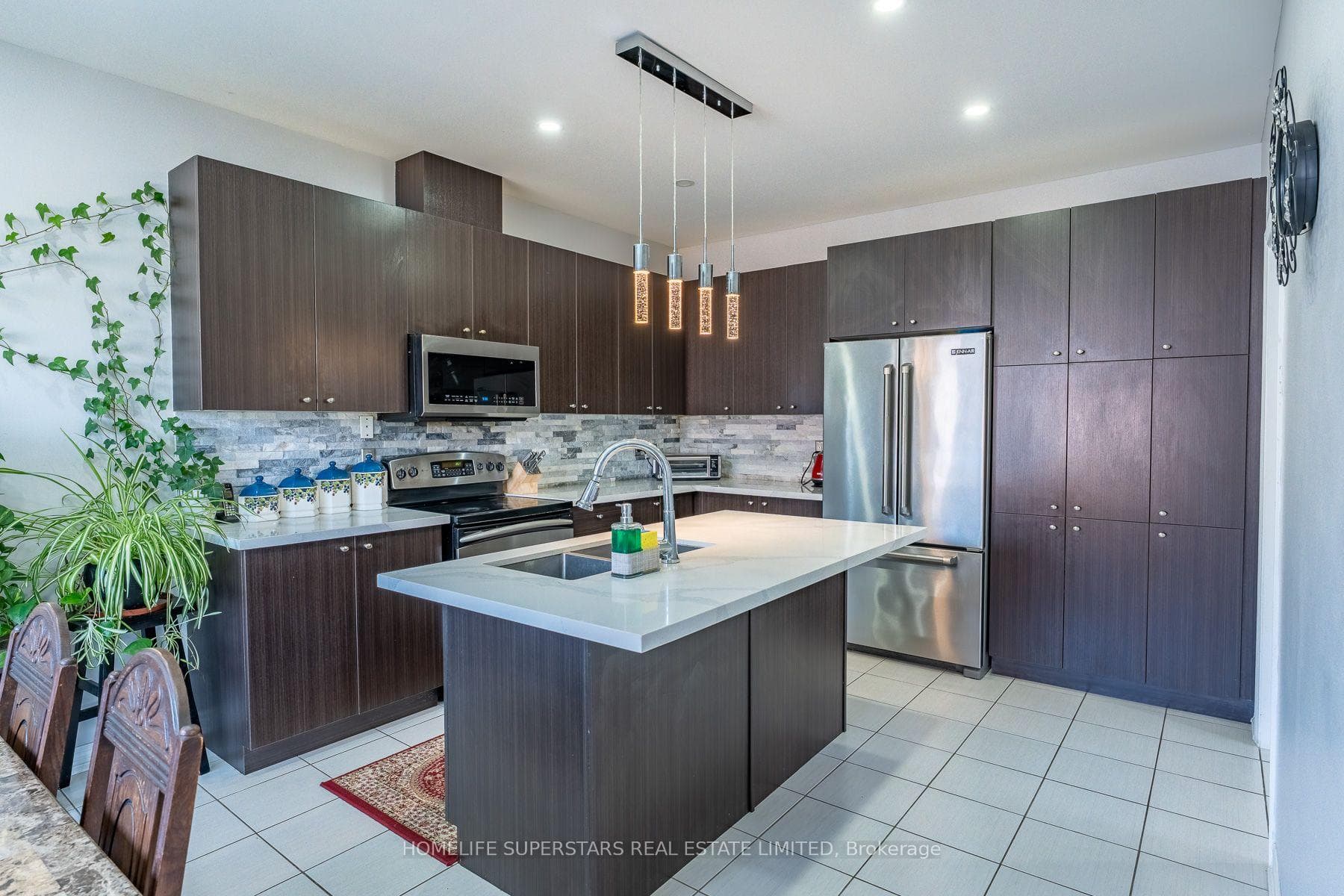 1 Walker Boulevard photo 10