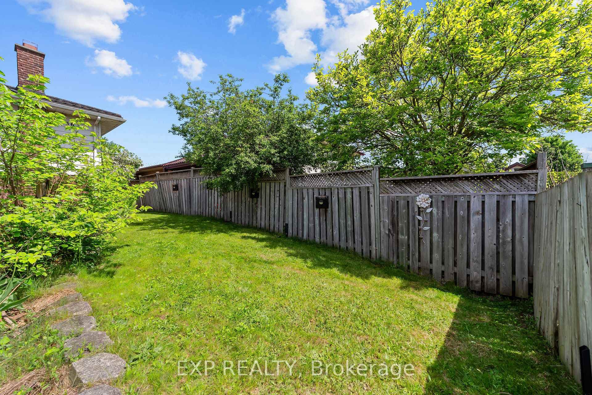 56 Classic Crescent photo 29