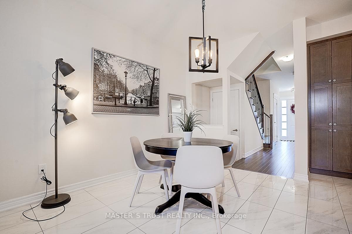 242 Paradelle Drive photo 11