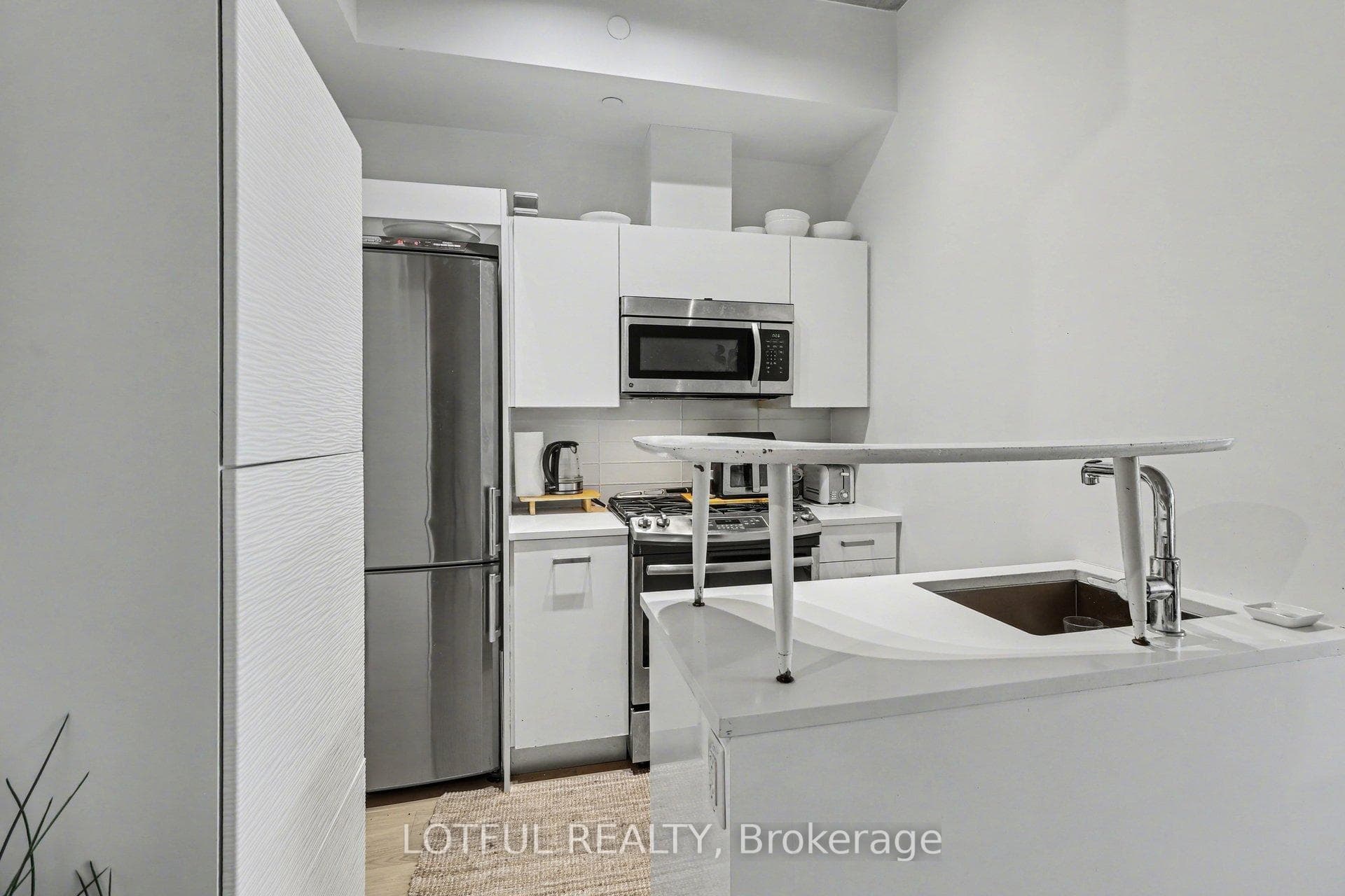 224 Lyon Street Unit 201 photo 17